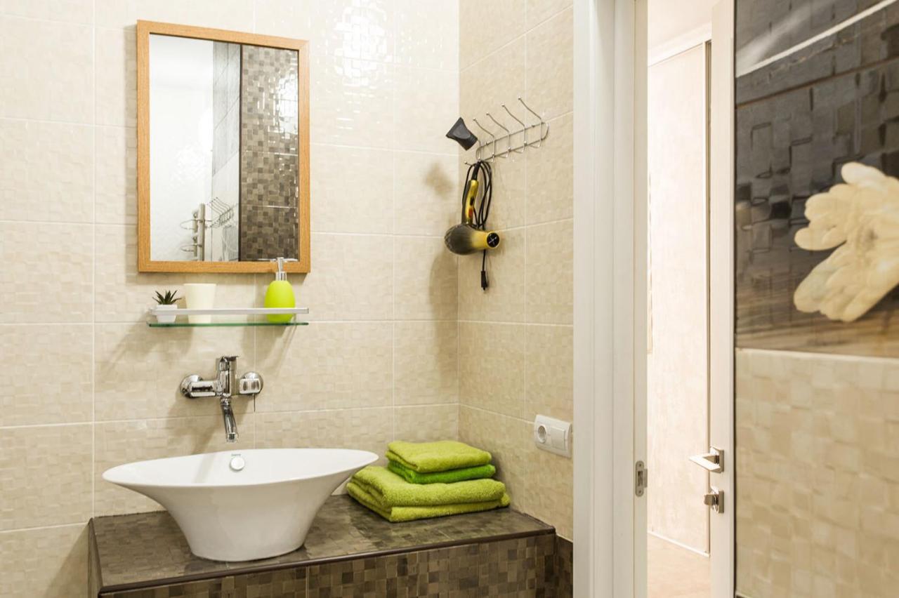 Gagarin Plaza Apartment 70 Square Metres On 12Th Floor Одеса Екстер'єр фото