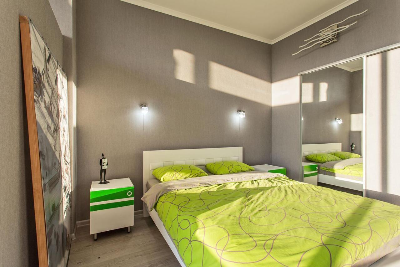 Gagarin Plaza Apartment 70 Square Metres On 12Th Floor Одеса Екстер'єр фото